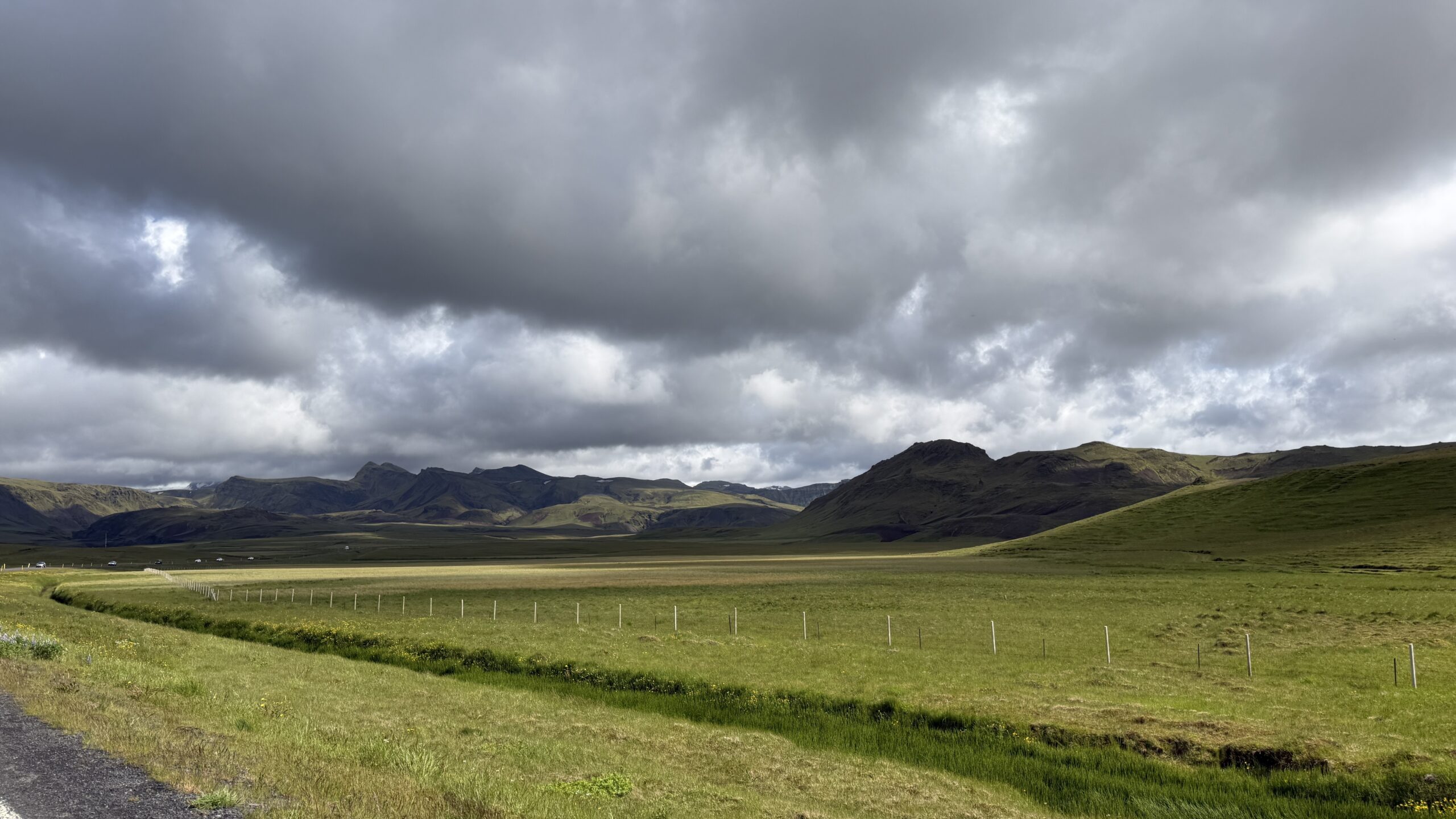Driving to Sólheimajökull